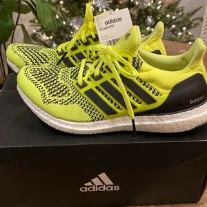 Men’s 7 1/2 ultraboost running 1.0 yellow/solar